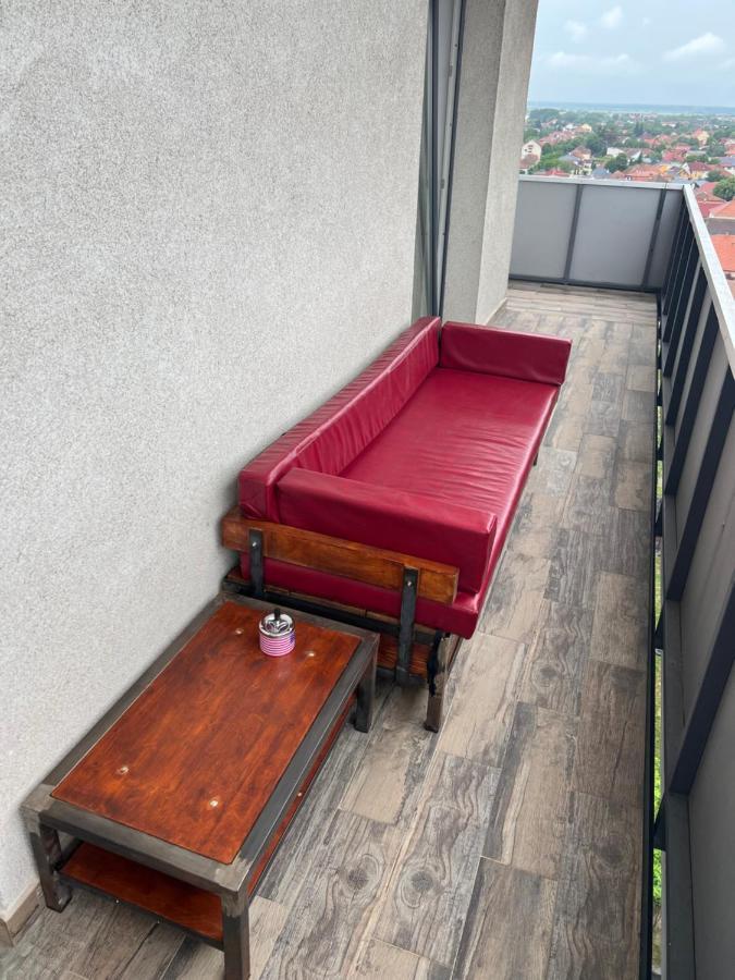 Plaza Apartment Satu Mare Bagian luar foto